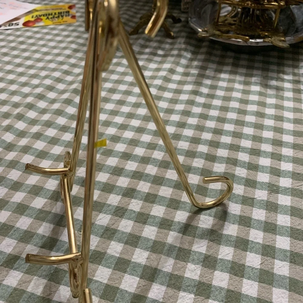 Vintage Elegant Gold Color Stand